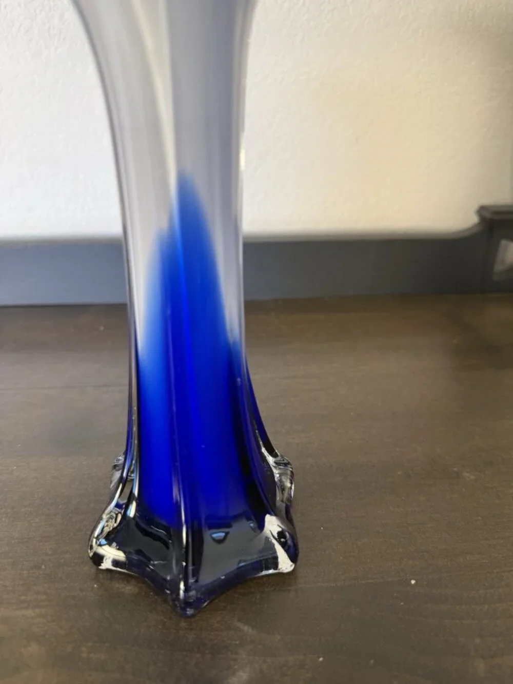 Vintage MCM Colbalt Blue & Opal Fade White Hand Blown Art Glass Trumpet Vase  8